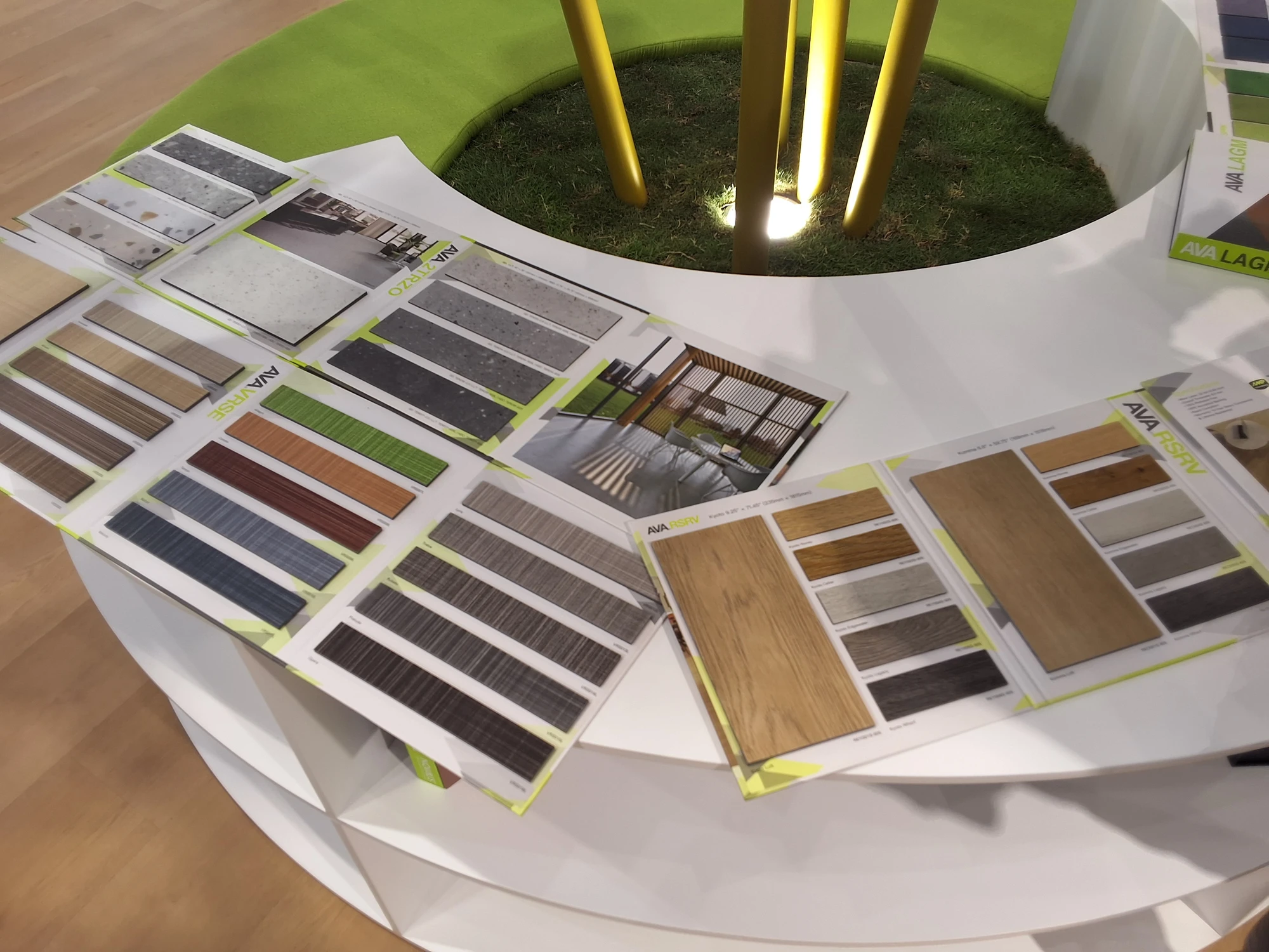 Inšpirácia atraktívnych dekorov podlahových materiálov